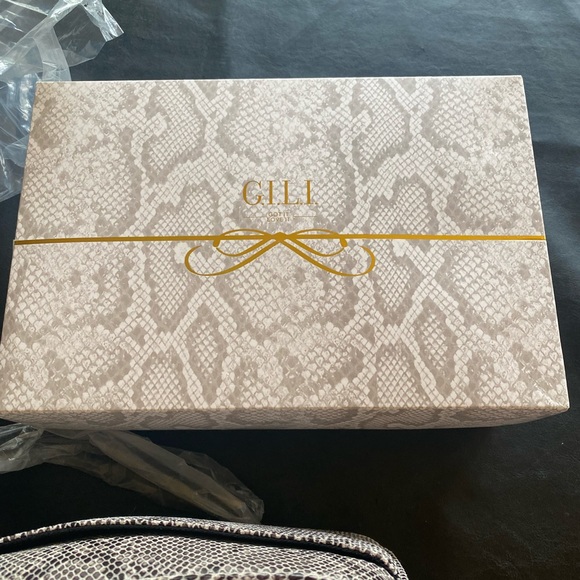 G.I.LI. Crossbody - Picture 3 of 4